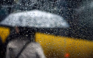 Nadležne institucije Federacije BiH: Izdano crveno upozorenje zbog obilnih oborina, apel građanima na oprez