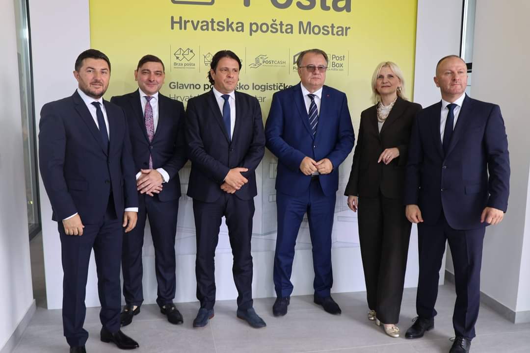Premijer Nikšić, dopremijer Kraljević i ministrica Katić na otvaranju Glavnog poštanskog logističkog centra HP-a Mostar