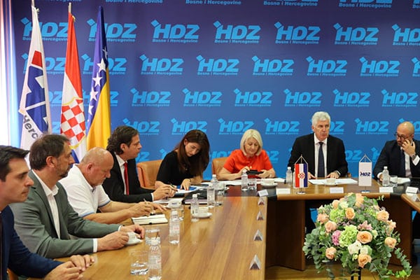 Predsjedništvo HDZ-a BiH: posljednja šansa da vlast na razini BiH funkcionira, BiH pod mađarskim predsjedanjem EU mora otvoriti pregovarački proces