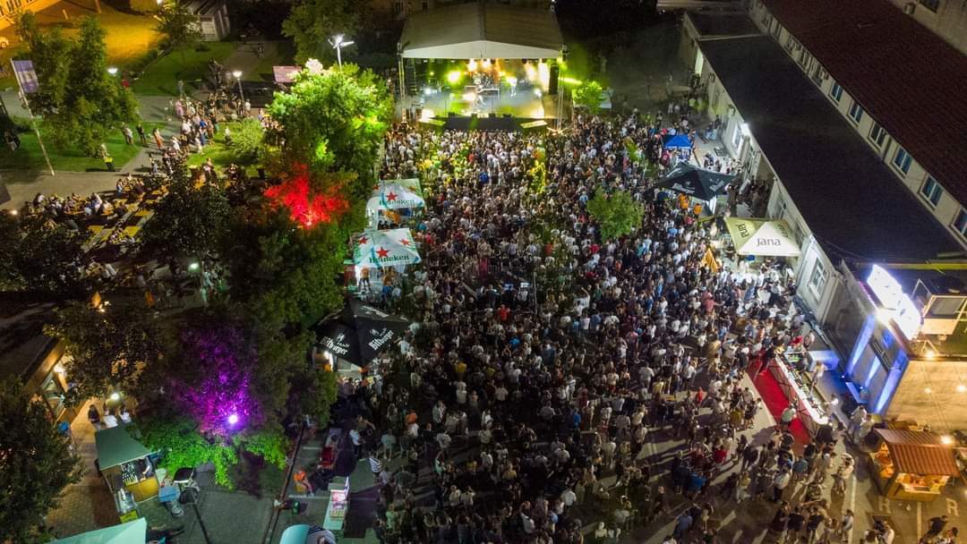 Video/Beer Fest Ljubuški: Fantastična atmosfera prvog dana, nastavljamo večeras