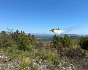 Požar na Mrljanovcu gasi i Air Tractor
