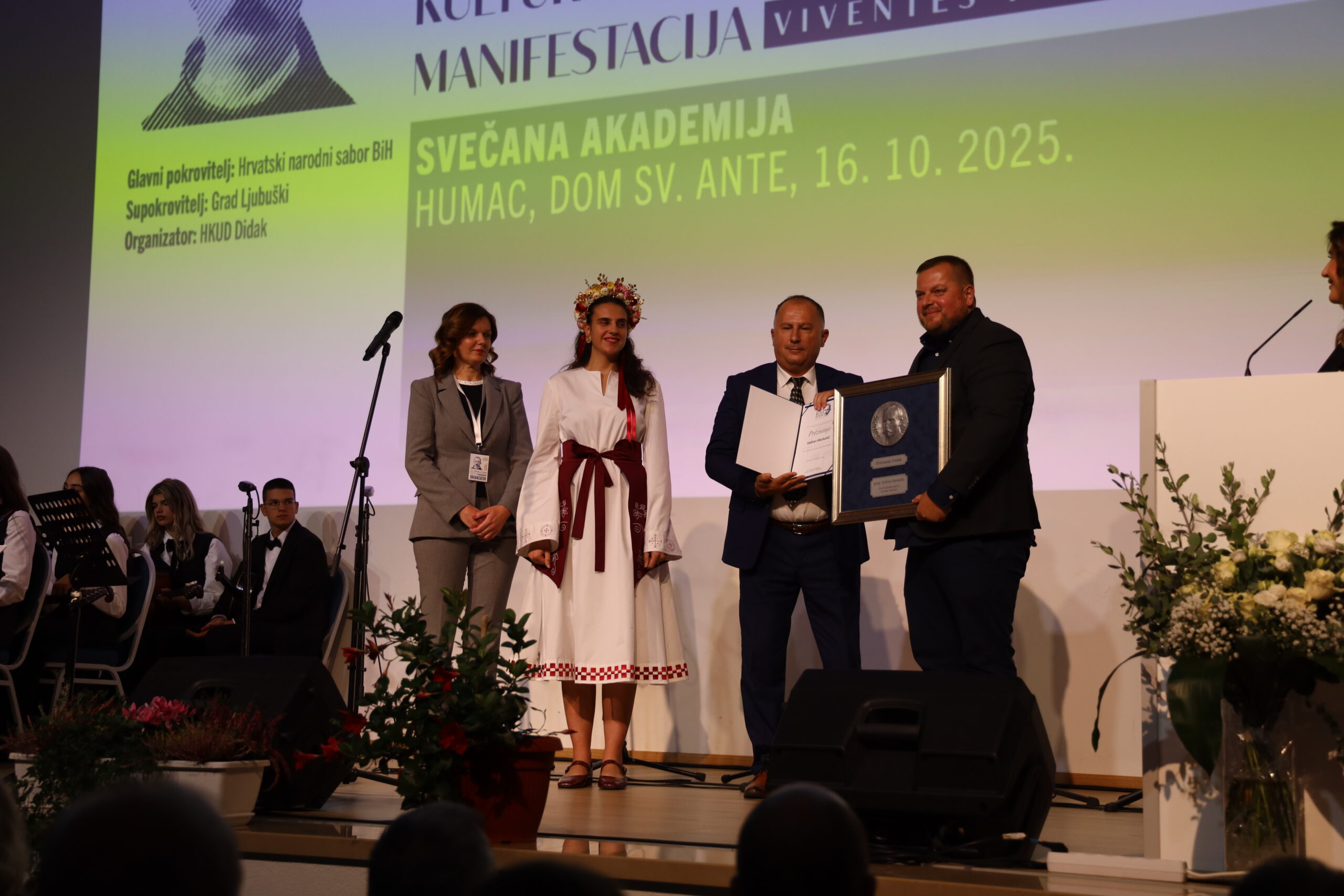 Gradu Ljubuškom i gradonačelniku Vedranu Markotiću uručeno priznanje „Didak“ za svestrani razvoj