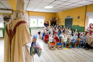 Upriličeno tradicionalno darivanje:Sv.Nikola posjetio sve vrtiće u Ljubuškom