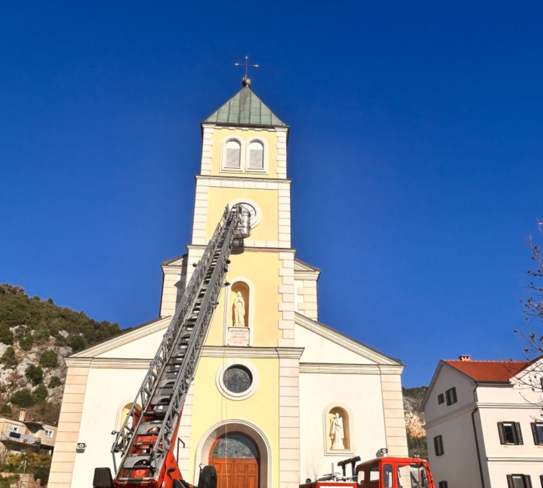 Župa Vitina: Radovi na obnovi i postavljanje novog sata
