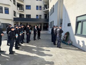 Polaganjem vijenca i paljenjem svijeća u Ljubuškom odana počast poginulim policajcima